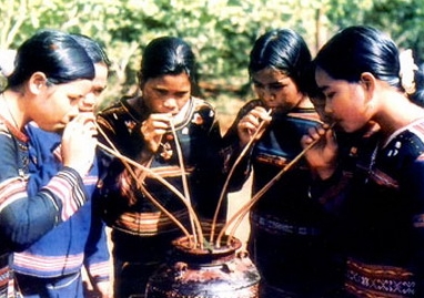 ベトナムの少数民族エデ族の衣装